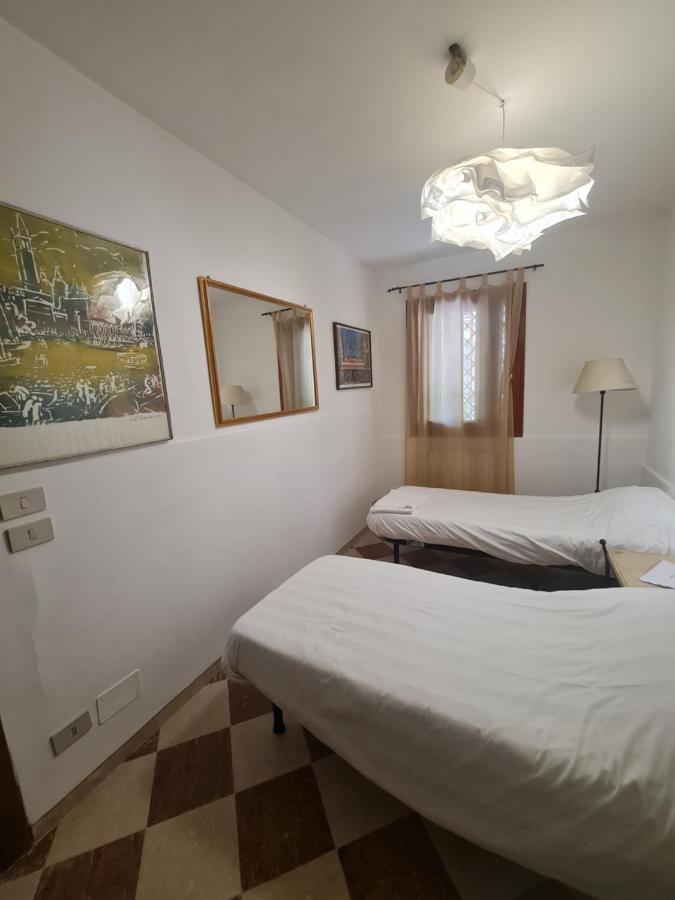 Butterfly Guest House البندقية المظهر الخارجي الصورة